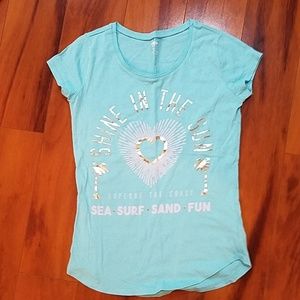 3 Girls Old Navy graphic tshirts